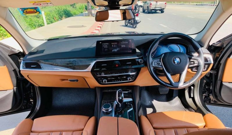 BMW SERIES 5 520D SPORT G30 MNC 2018 full